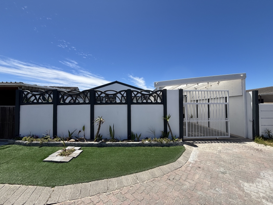 2 Bedroom Property for Sale in Strandfontein Western Cape